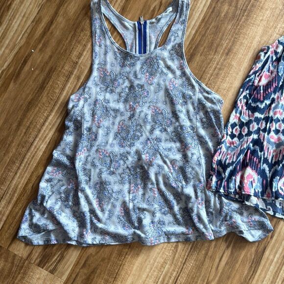 Abercrombie & AE High Neck Tank Bundle Size M - Picture 8 of 12